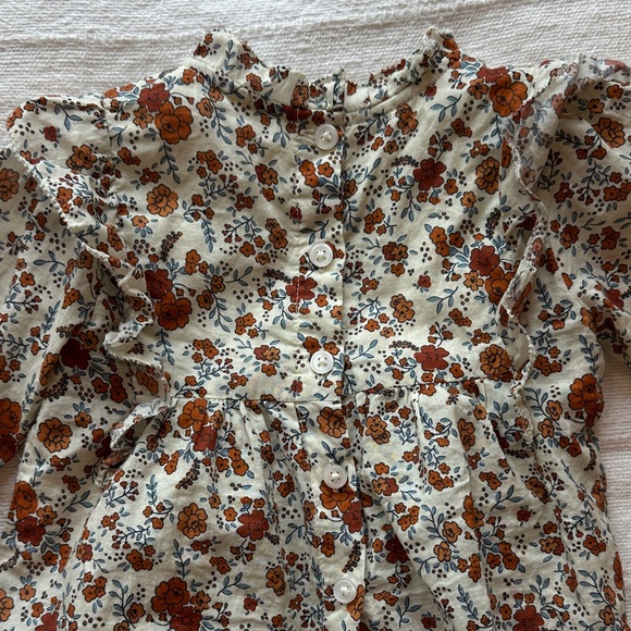 Floral Ruffle Blouse - Picture 2 of 4